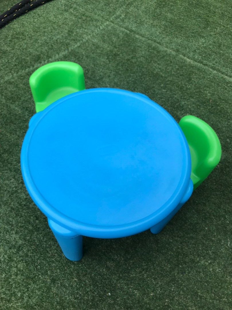 Little tikes bright and bold table and on sale chairs