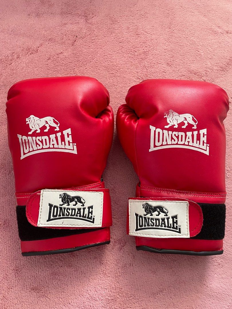Lonsdale Boxing Gloves 10 oz, Sports Equipment, Other Sports Equipment