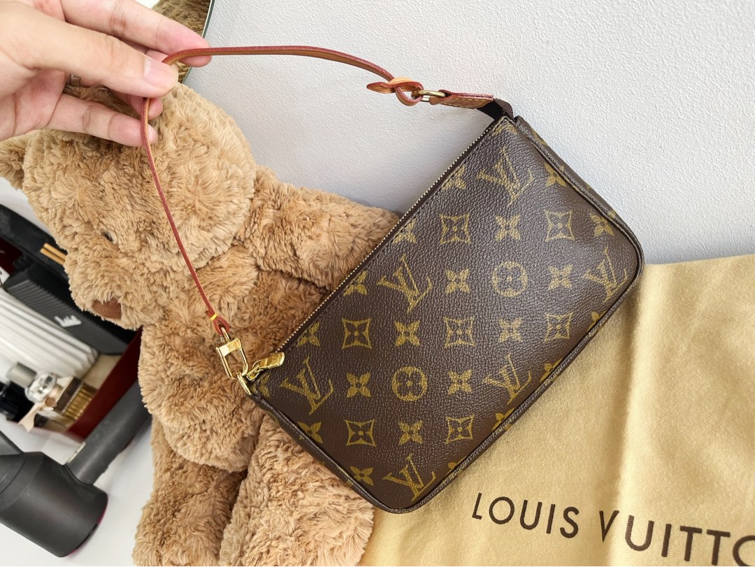 Louis Vuitton, shoulder bag Jeune fille. 1987. Made of…