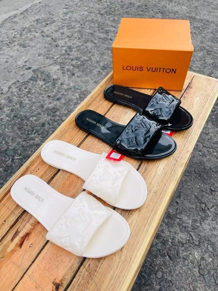 Supreme x louis vuitton flip flops sales