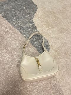 （分類：）位於 。 由 bombomcha 提交（商品編號 1198986230，圖片 1）。簡介： 。