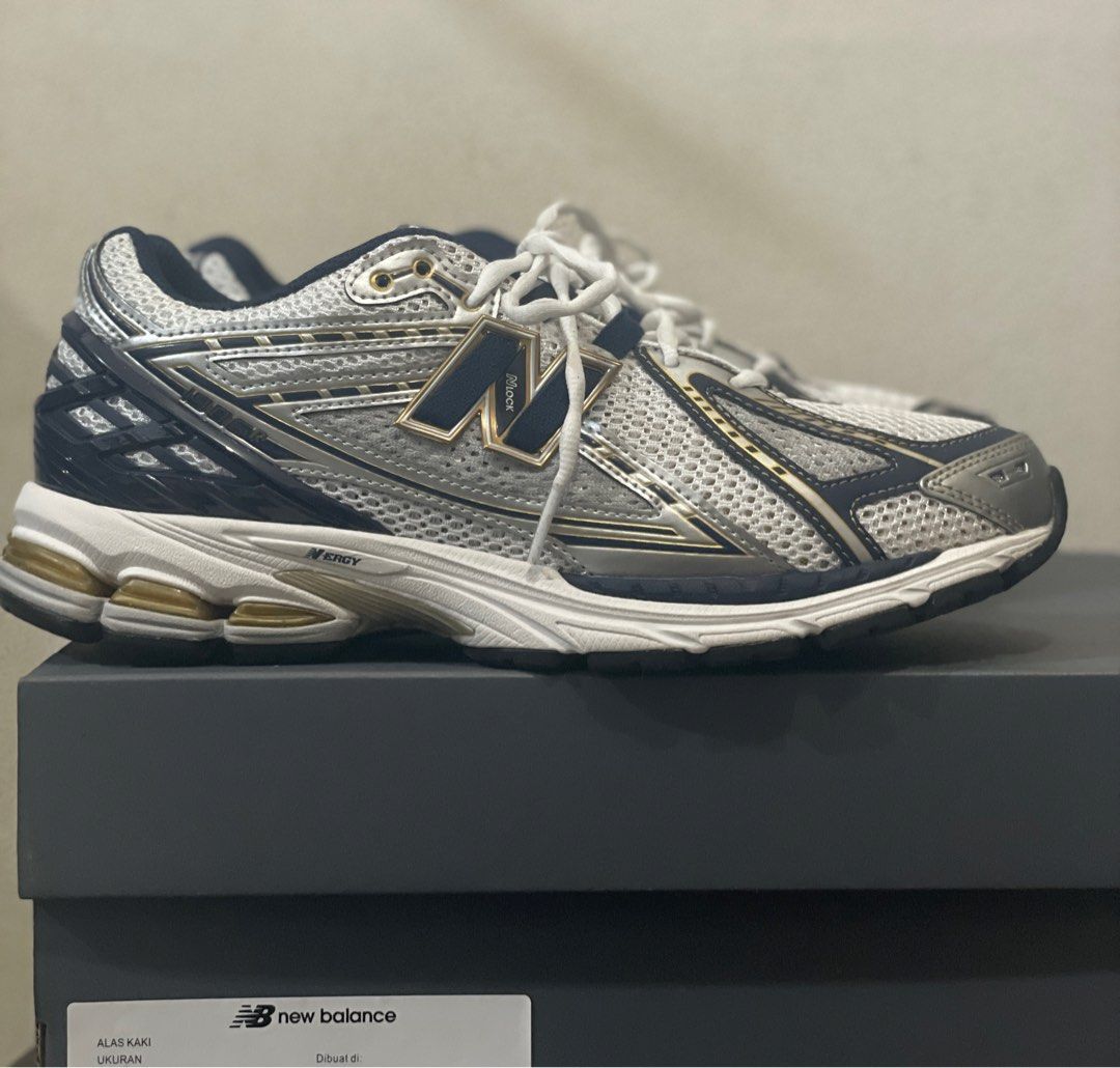 New balance white navy gold clearance