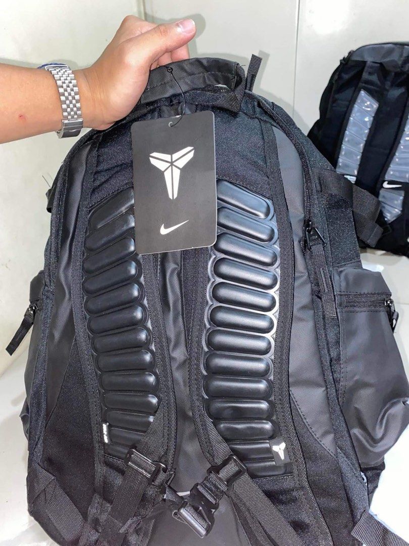 Kobe deals elite bag