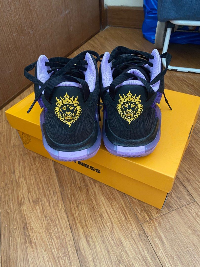 Nike Lebron basketball shoes, 男裝, 鞋, 波鞋 Carousell