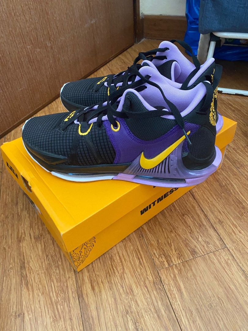 Nike Lebron basketball shoes, 男裝, 鞋, 波鞋 Carousell