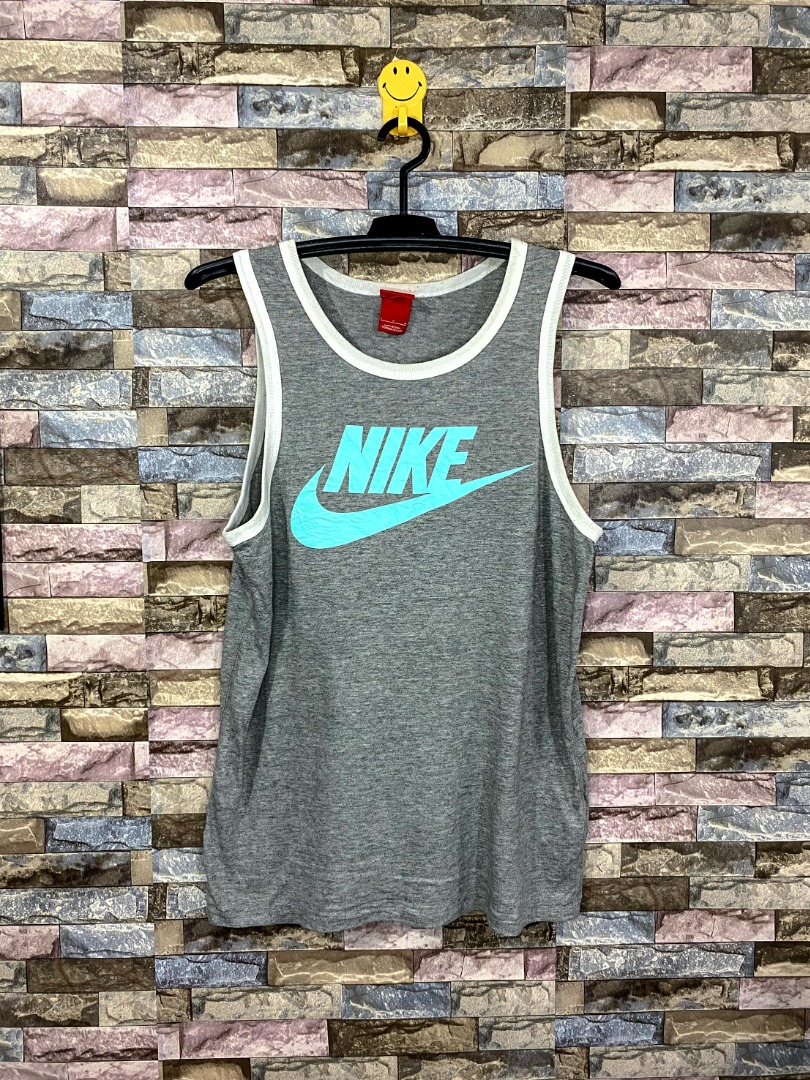 NIKE RED TAG, Men's Fashion, Activewear on Carousell