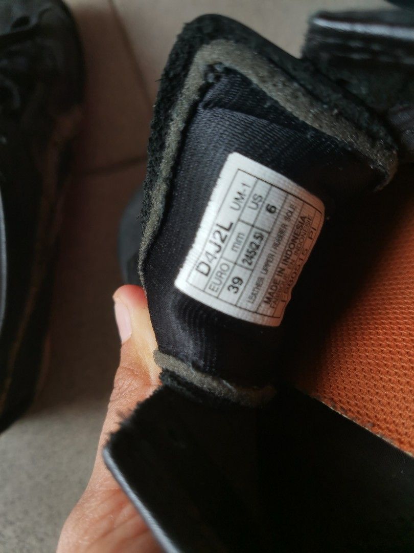 onitsuka triple black