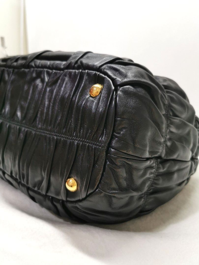 HANDBAG 32 IN BLACK SOFT SMOOTH LAMBSKIN