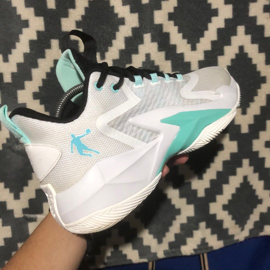 Qiaodan Battle, Men's Fashion, Footwear, Sneakers on Carousell
