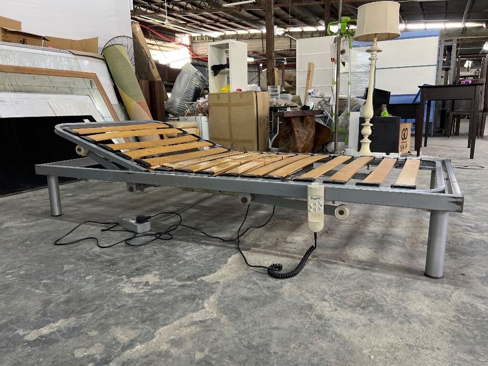 Single Size Hospital Bed Frame with Electronic Control / Rangka Katil