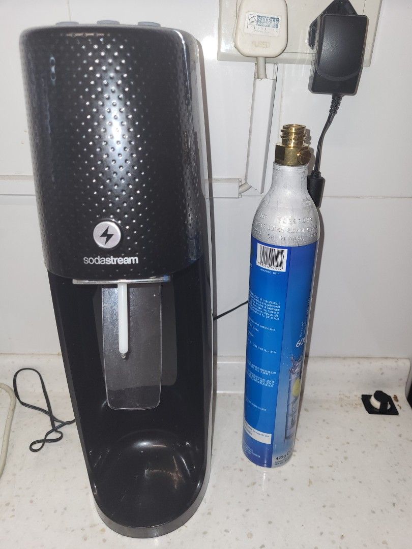 Sodastream (Soda Stream with extra CO2 cartridge!), TV & Home
