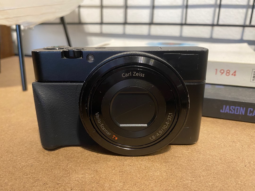 Sony RX100 Camera Point and Shoot, Photography, Cameras on Carousell