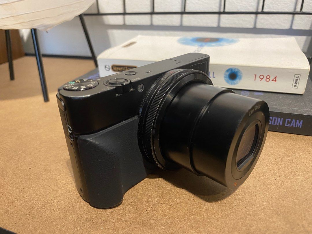 Sony RX100 Camera Point and Shoot, Photography, Cameras on Carousell
