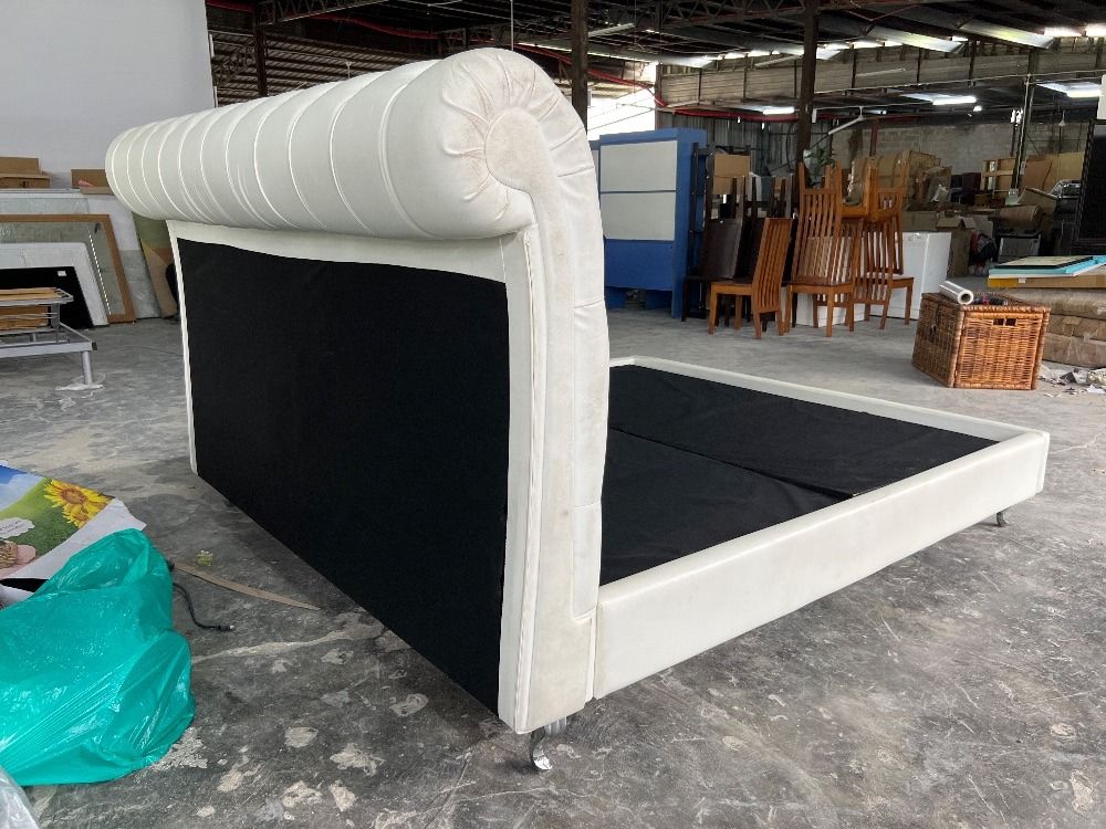 Super King Bed Frame with Headboard White Colour / Rangka Katil Super
