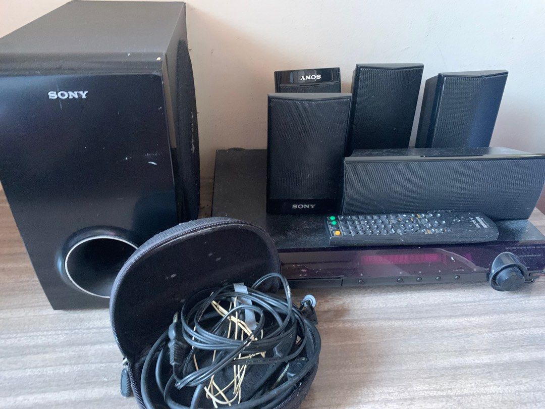 Take all Originla Sony Amplifier& Speaker (Category: Soundbars, Speakers & Amplifiers) located in Bulacan. Submitted by heartlove_holb (Listing ID 1198886095, Image 1). Description: .