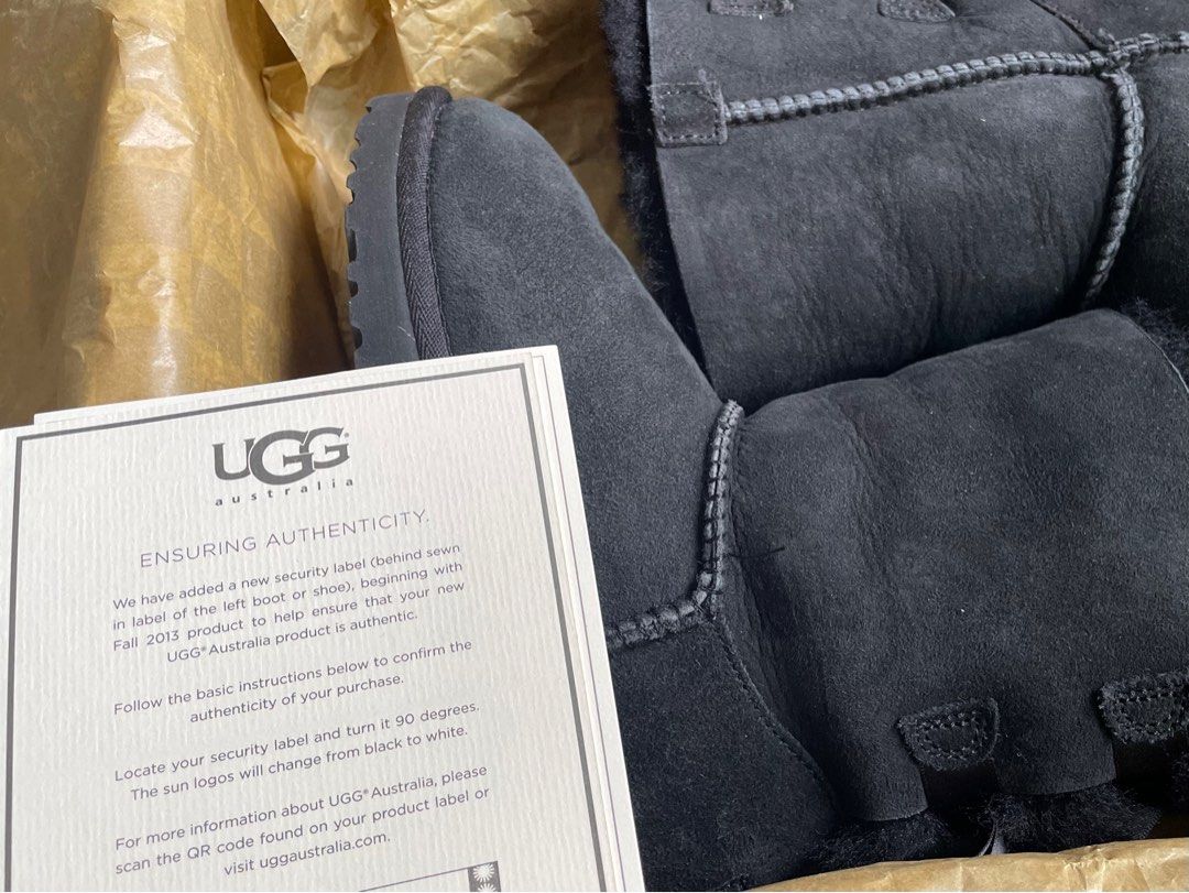 UGG girls boot, Women's Fashion, Footwear, Boots on Carousell