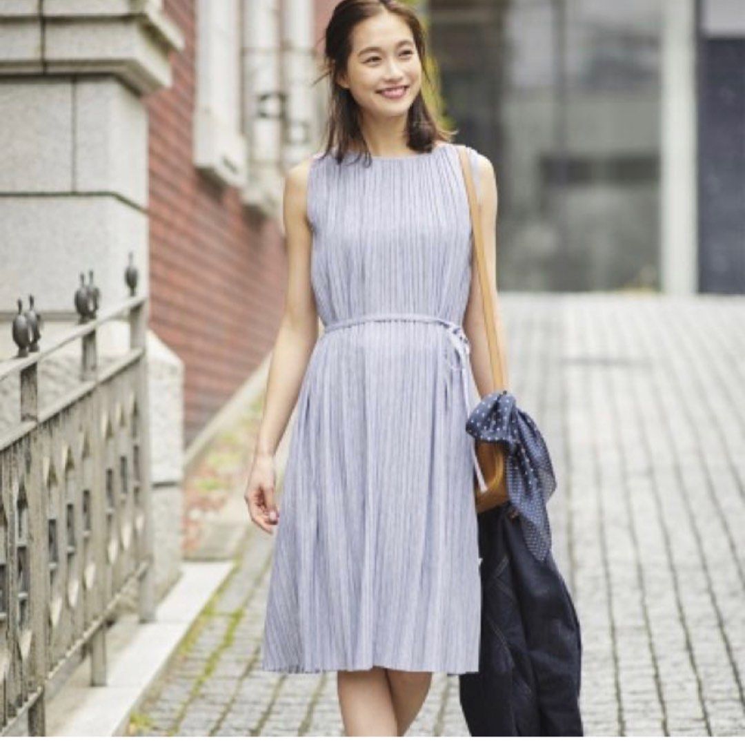 Uniqlo pleated dress hot sale