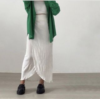 (Category: ) located in . Submitted by wallflowercloset (Listing ID 1199036260, Image 1). Description: .
