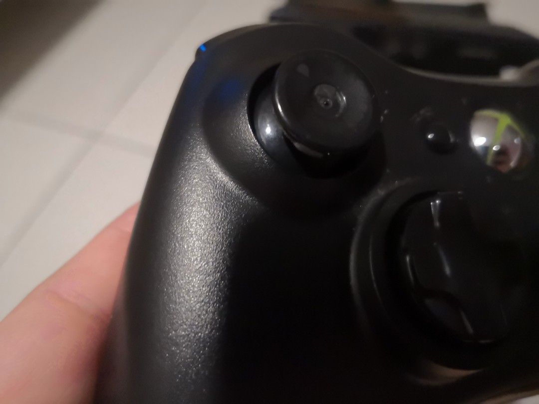 Xbox 360 S jtag with Kinect & 2 Wireless Controller, Video Gaming