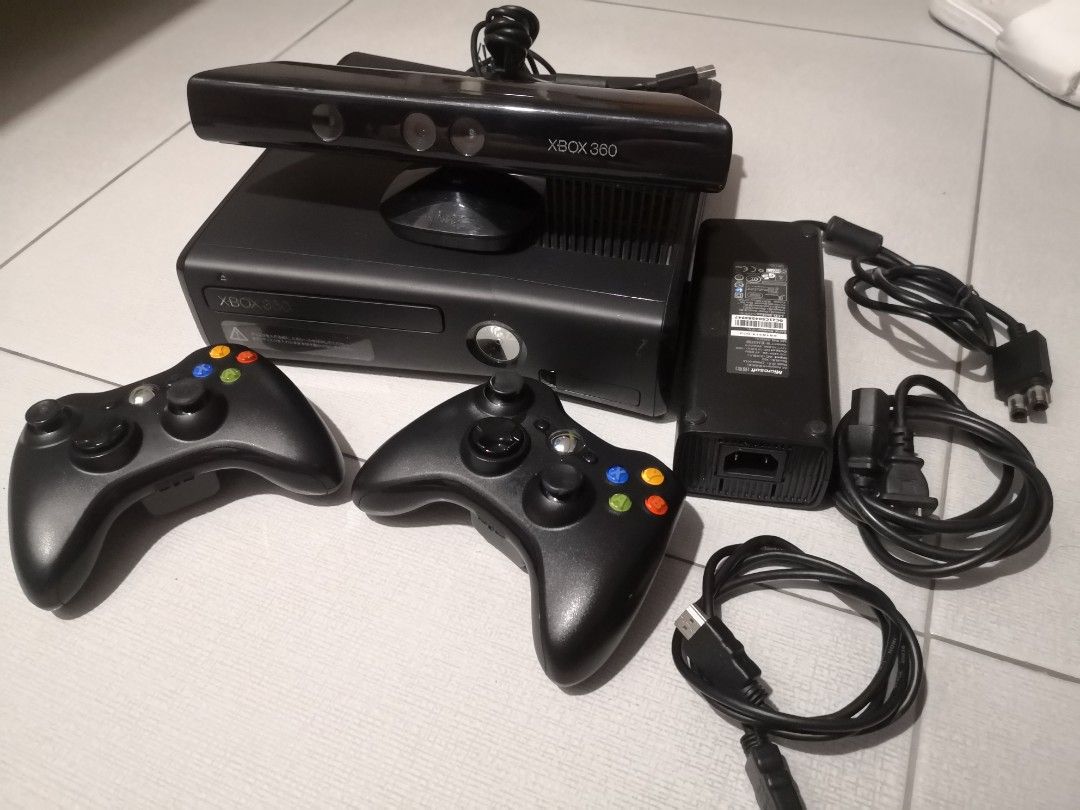 Xbox 360 S jtag with Kinect & 2 Wireless Controller, Video Gaming