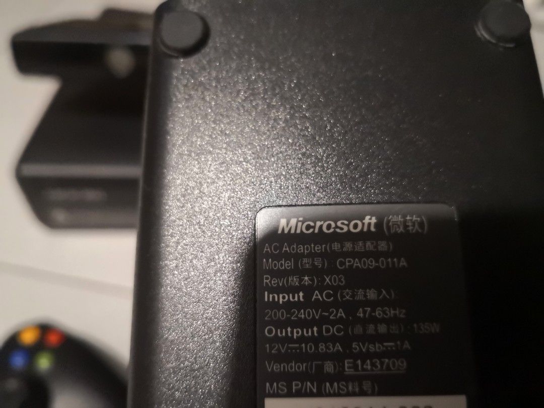 Xbox 360 S jtag with Kinect & 2 Wireless Controller, Video Gaming