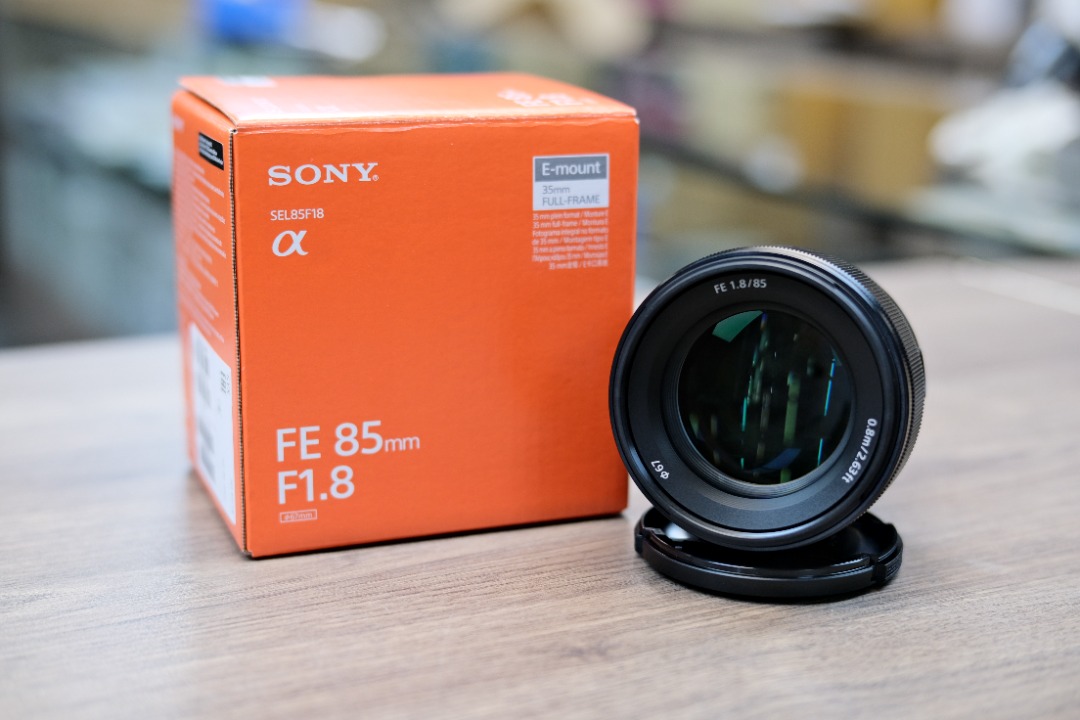 行貨/Sony FE 85mm F1.8 (SEL85F18), 攝影器材, 鏡頭及裝備- Carousell