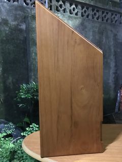 實木淺木色梯形儲物櫃 x1