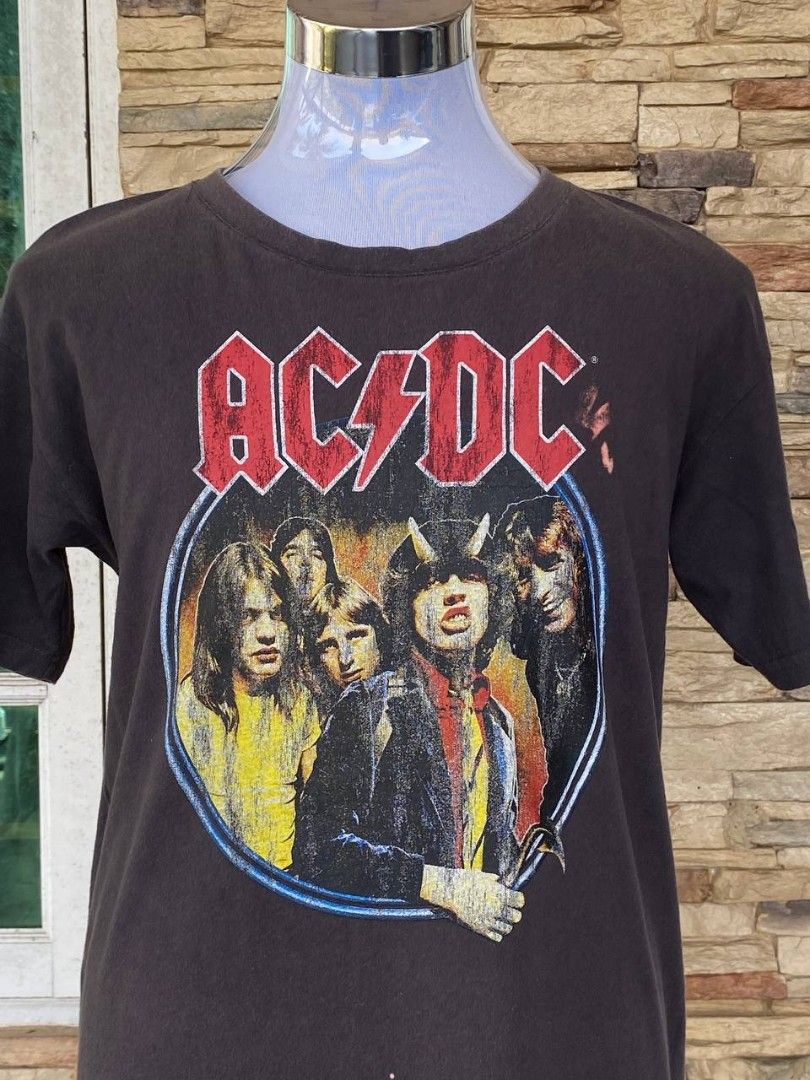ACDC Band Tshirt, Men's Fashion, Tops & Sets, Tshirts & Polo Shirts on ...