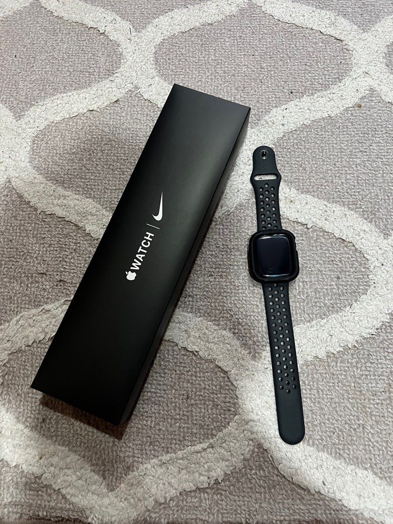 Apple Watch Nike SE GPS (44mm), Men's Fashion, Watches