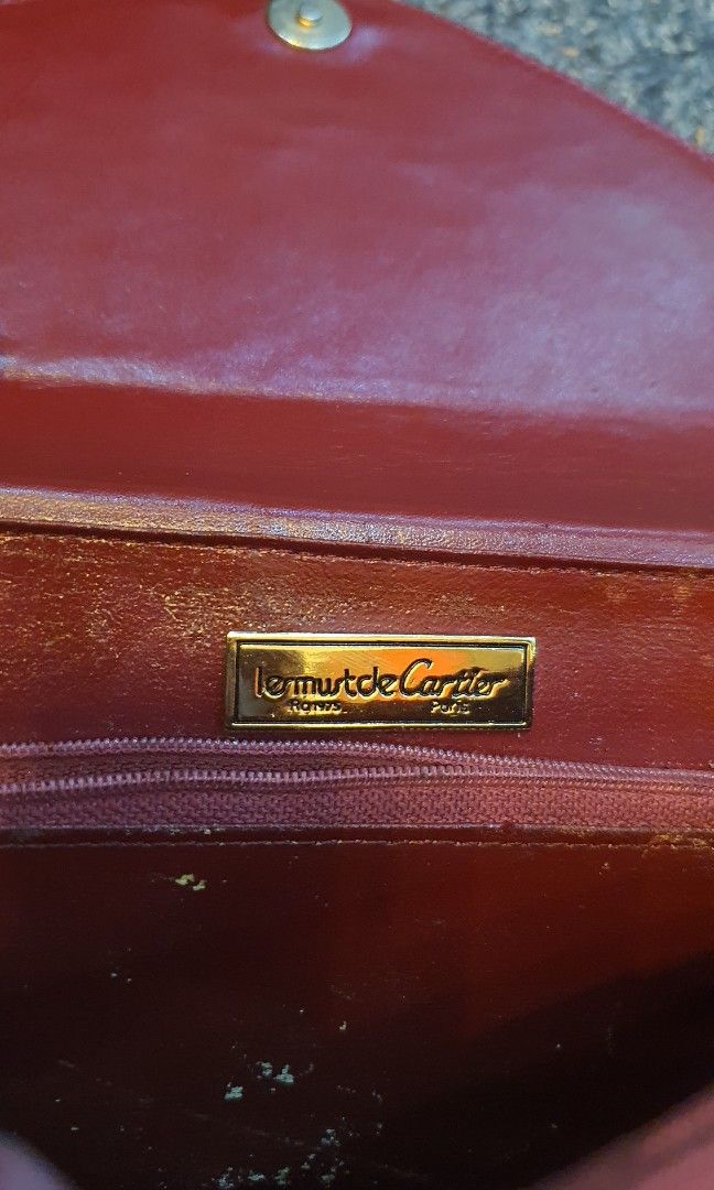 Authentic cartier sling bag (Category: Luxury Bags & Wallets) located in Cavite. Submitted by ohmie23 (Listing ID 1199219112, Image 2). Description: Authentic cartier sling bag no flaws sa labas.