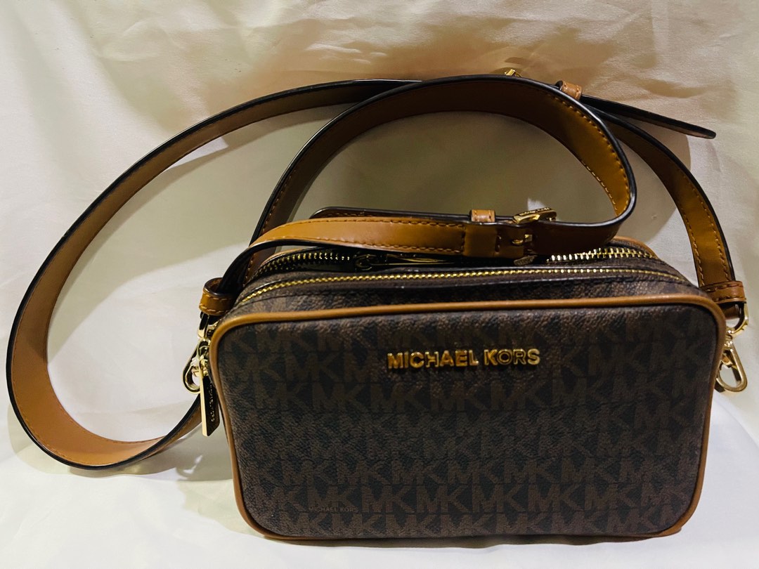 Authentic Michael Kors camera bag, Women's Fashion, Bags & Wallets ...