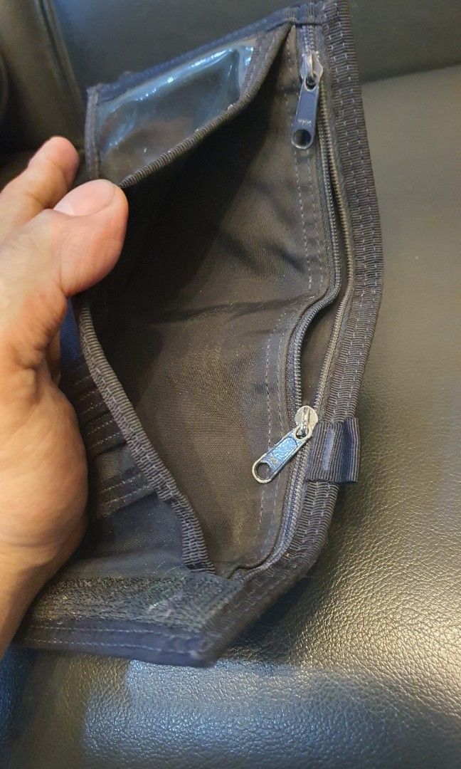 Authentic porter wallet (Category: Luxury Bags & Wallets) located in Cavite. Submitted by ohmie23 (Listing ID 1199214507, Image 3). Description: Authentic porter wallet.