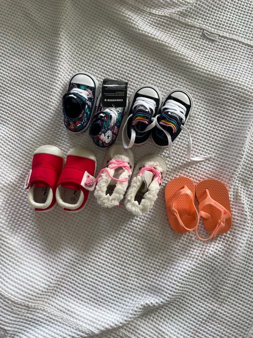 Gap baby hotsell slippers