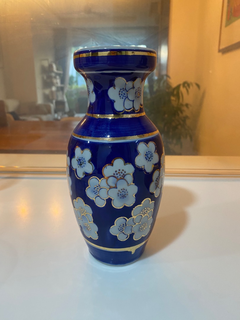 Beautiful Blue Flowers Vase, Furniture & Home Living, Home Decor, Vases