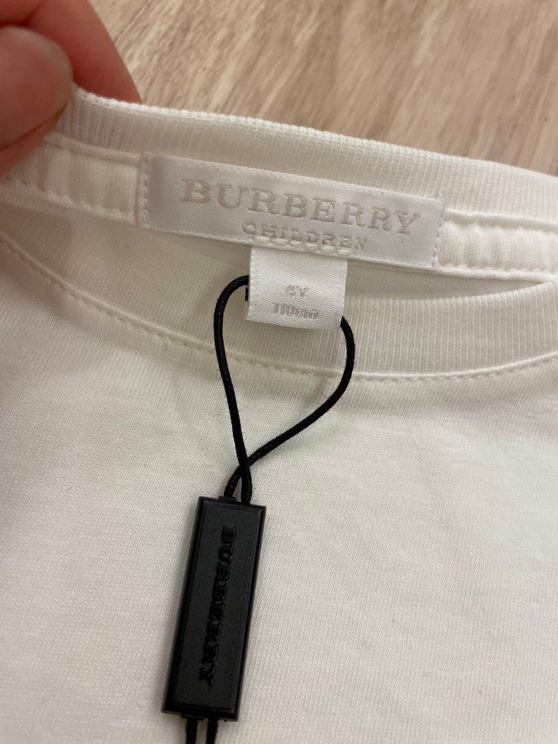 全新Burberry kids 白色滑綿長袖tee size 4Y 110, 兒童＆孕婦用品