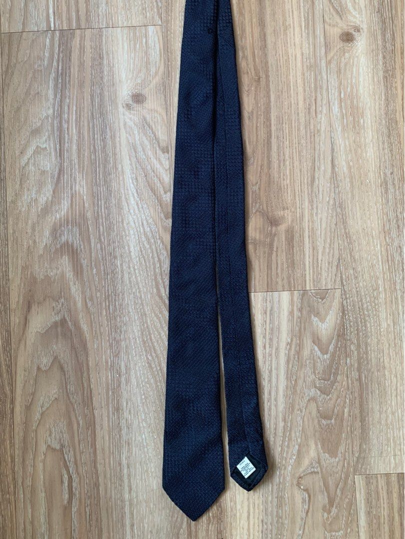 slim burberry tie