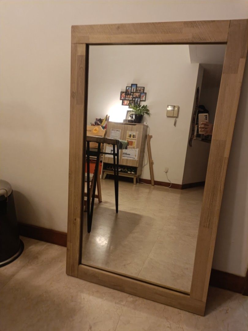 Castlery mirror shop