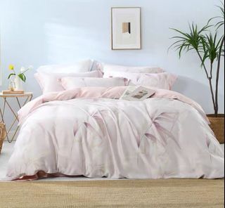 (Category: ) located in . Submitted by comfybeddings (Listing ID 1199227825, Image 1). Description: .