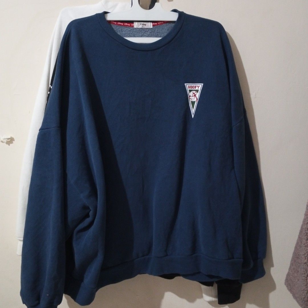 Crewneck Oversize Disney, Fesyen Wanita, Pakaian Wanita, Baju Luaran di