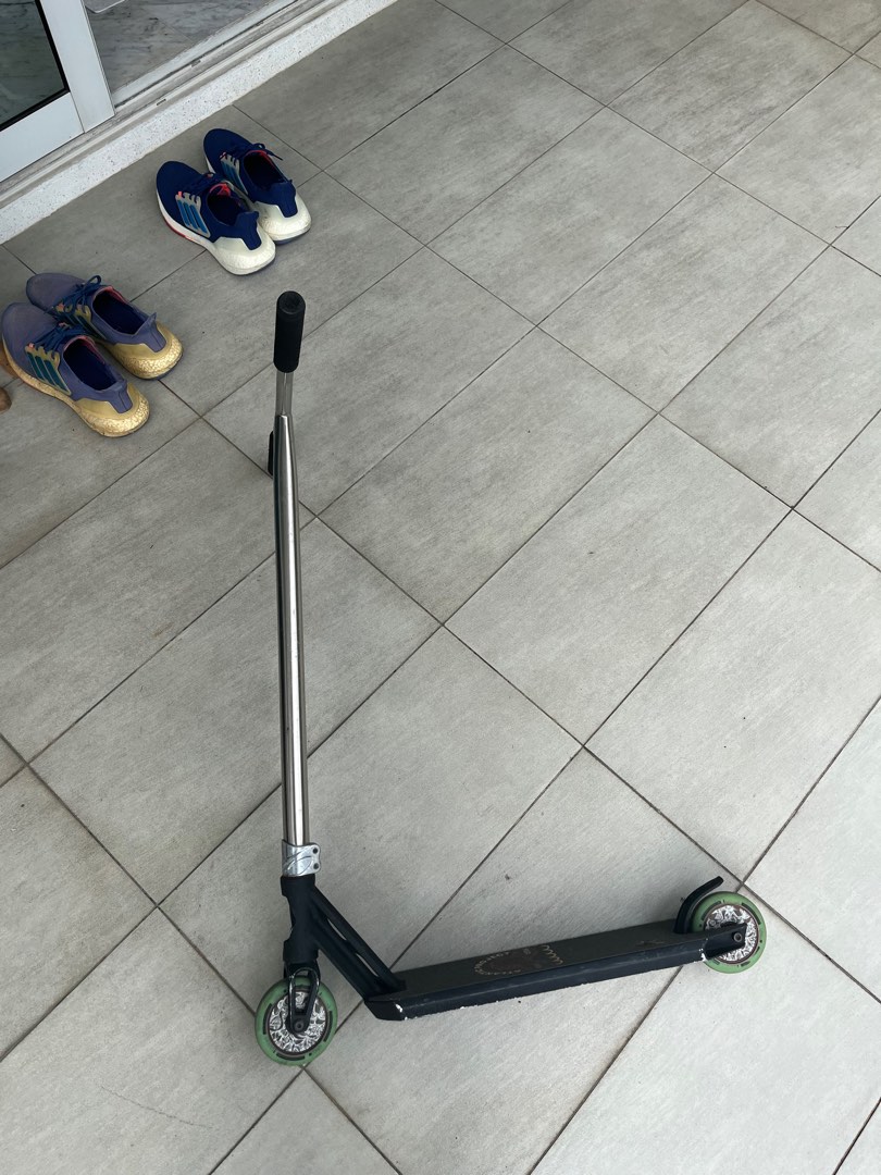 Custom stunt scooter *insane deal*, Sports Equipment, Sports & Games