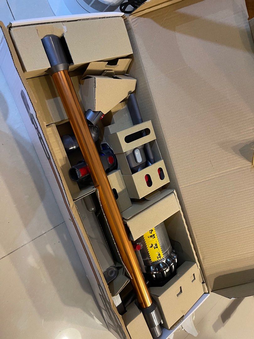 Dyson V10 Absolute cordless vacuum, TV & Home Appliances, Vacuum