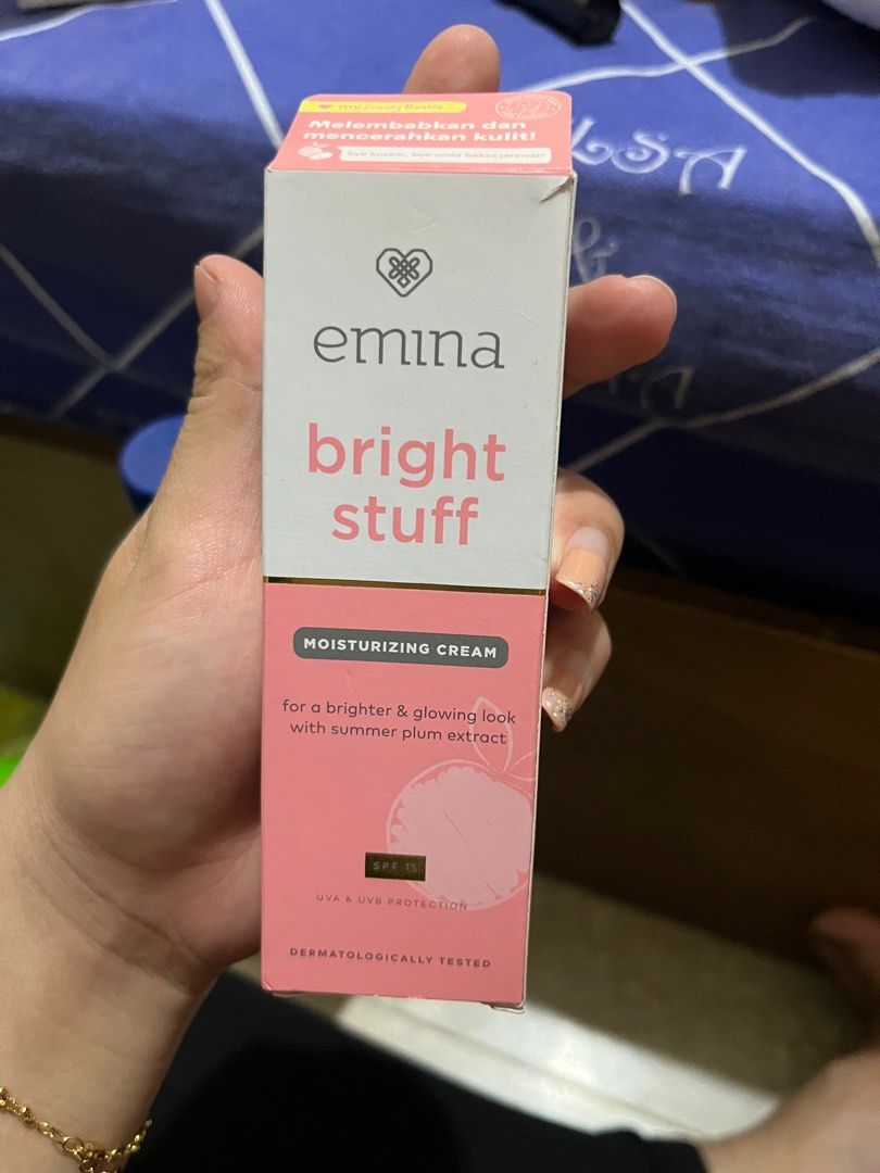 Manfaat emina bright shop stuff moisturizing cream