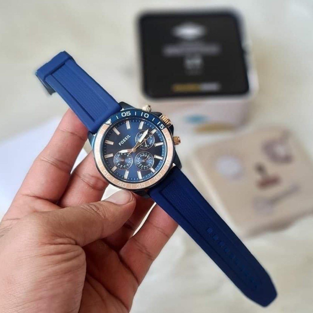 Fossil watch 2024 blue leather strap