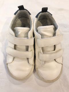 Gap Toddler Sneakers size US8