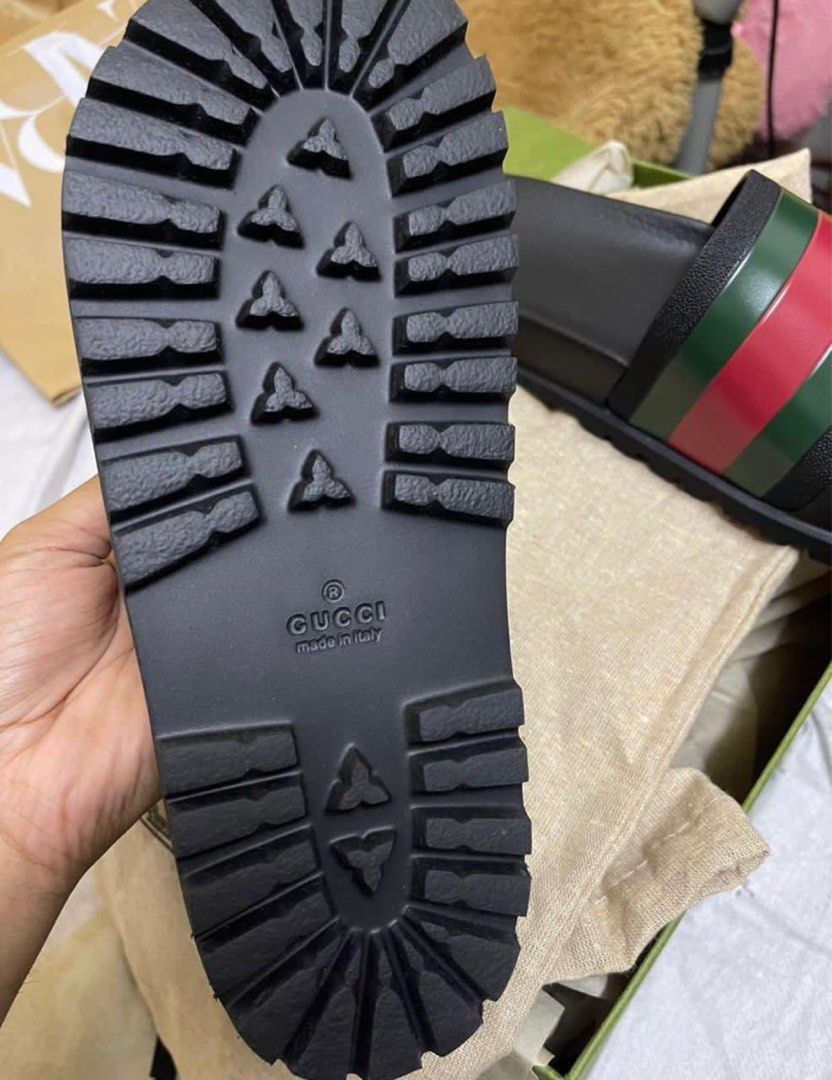 Gucci top slides bottom