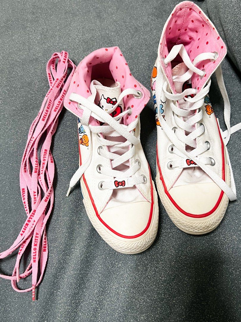 Red hello hotsell kitty converse