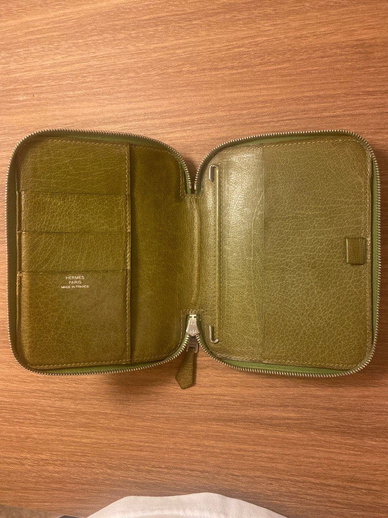 Hermes Passport Holder, Women's Fashion, Bags & Wallets, Wallets & Card