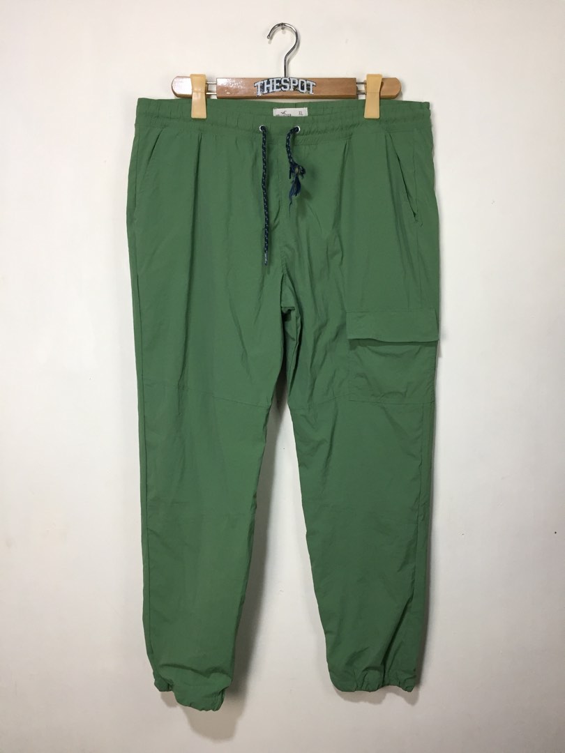 Hollister nylon cargo jogger, Men's Fashion, Bottoms, Joggers on Carousell