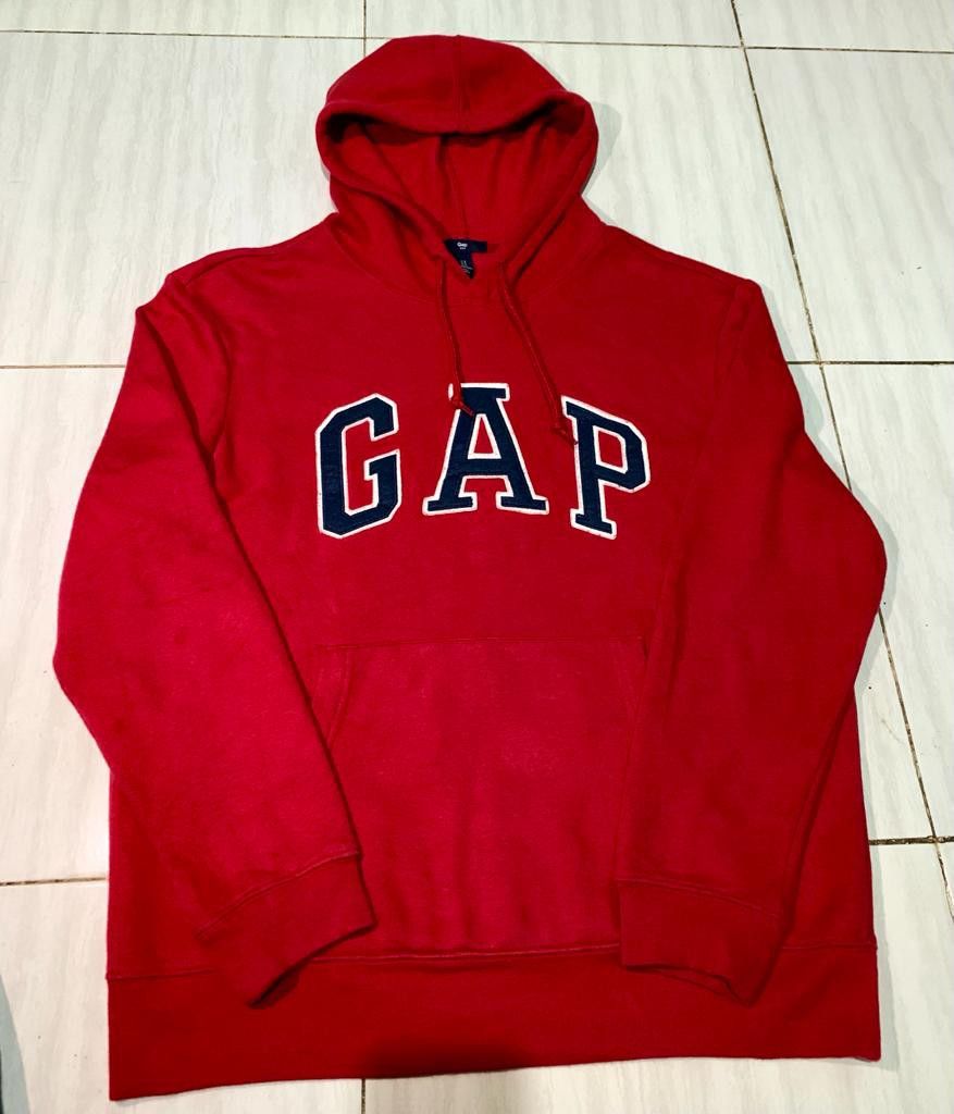 Hoodie gap merah original Fesyen Pria Pakaian Atasan di Carousell