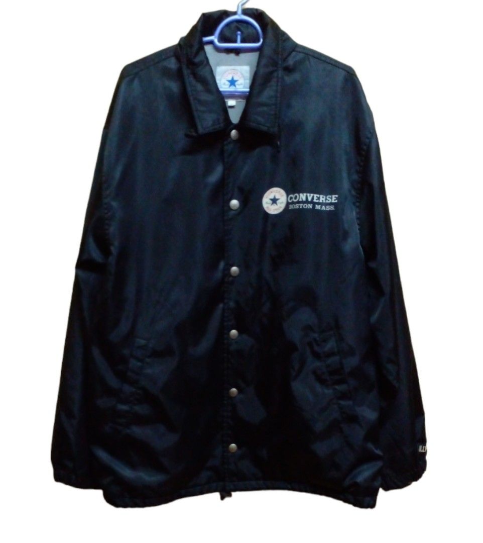 Jacket Converse (Category: Coats, Jackets and Outerwear) located in Kota Bharu. Submitted by mohd_ikwan (Listing ID 1199054499, Image 2). Description: condition lawa lg..cuma ade crack sikit print belakang. pit 25 labuh 30.